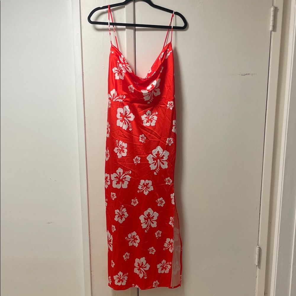 NWT Red Floral Satin Backless Dress 10